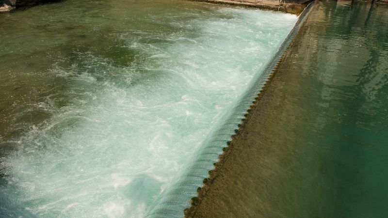 生物曝氣池起泡原因是什么，什么方法可以消除泡沫？